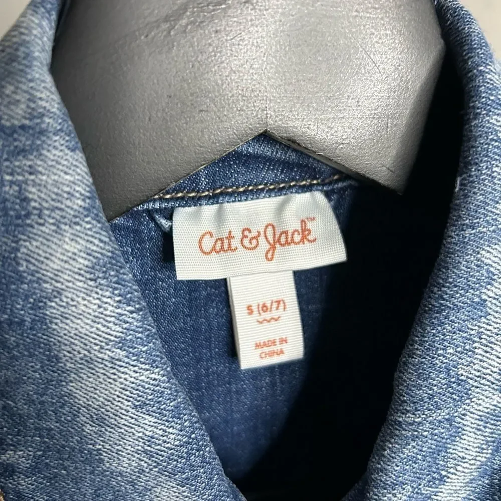 Cat & Jack Boys Patched Denim Jacket Size S (6-7)
